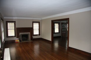 18419 Winslow Rd Shaker Heights OH Apartments