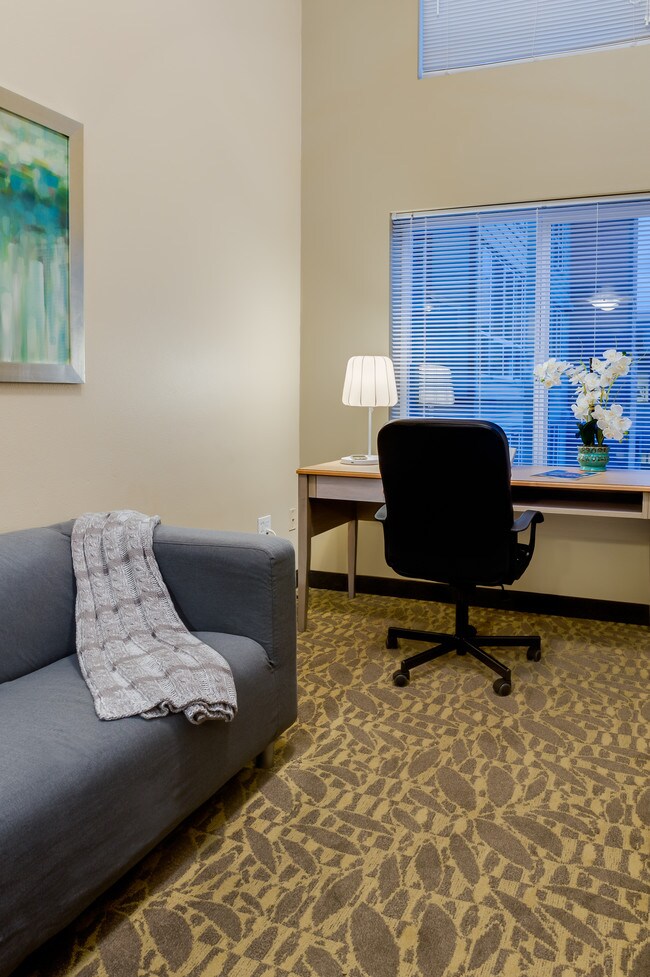 Pacific Inn Apartments Rentals Bellevue, WA