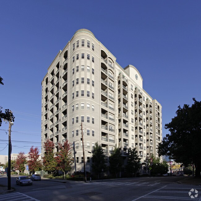 The Waterford on Piedmont Apartments
