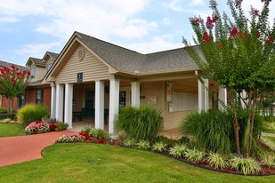 CrownRidge of Norman Apartments