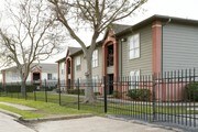 Falls of Edgebrook Apartments
