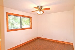 1203 W Washington St Springfield IL Apartments