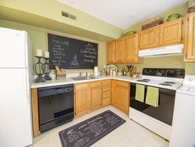 North Woods at The Four Seasons Apartments