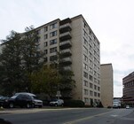 Cole Spring Plaza Apartments