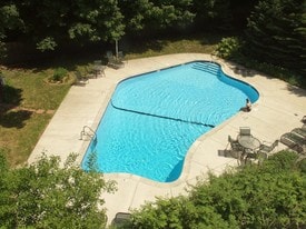 Wayzata Woods Apartments