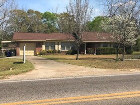 Studio Single-Family Home for Rent $450