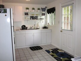 126 Jeter St Redwood City CA Apartments