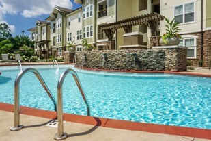 The Retreat at Hamburg Place Apartments