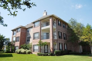 Lakeside Villas Apartments