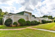 Hunters Pointe Apartments