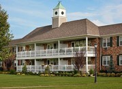Fairfield Courtyard at Hewlett Apartments