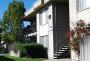 Cambridge in the Groves Apartments
