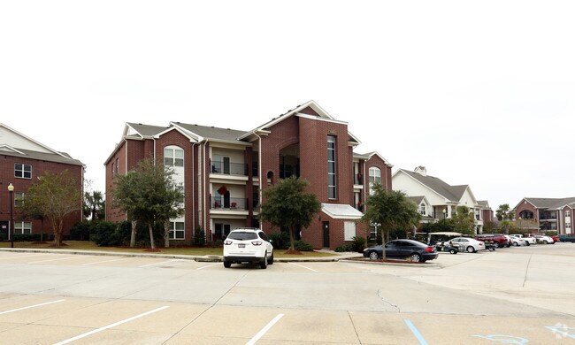 Emerald Greens Apartments