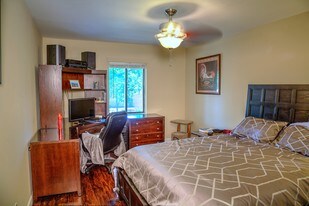 573 Fieldmount Dr Kirkwood MO Apartments