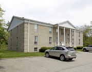 Royal Manor Apartments
