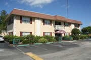 Lake Villa Apartments