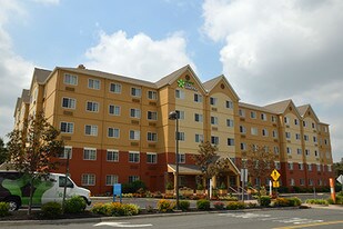 Furnished Studio – Secaucus - New York Cit...