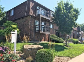 5884 W 58th St Mission KS Apartments