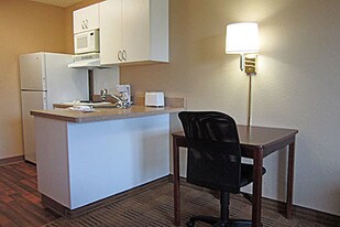 Furnished Studio – Tampa - Airport - Spruc... Apartments