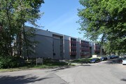 Lakewood Isles / Calhoun West Apartments