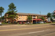 Chateau Ridgeland Apartments