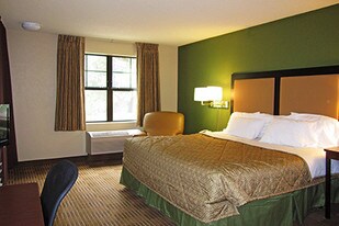 Furnished Studio – Santa Rosa - North Apartments