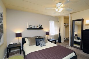 The Metropolitan East Goshen Apartments