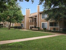 Woods of Bedford Apartments