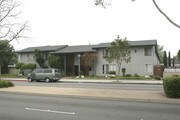 Pineridge Apartments