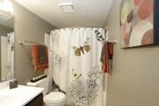 Residence at the Links - Glenlake Apartments