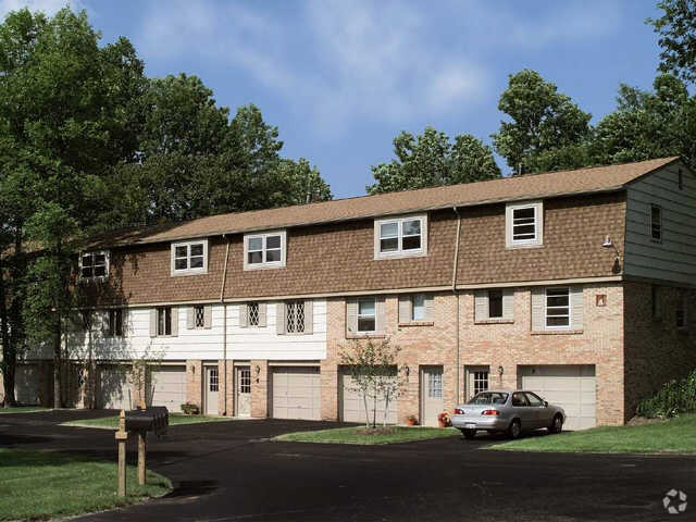 Country Hills Estates Apartments