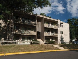 Riverside Plaza Apartments