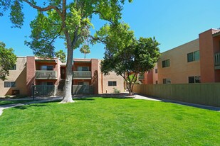 Pantano Villas Apartments
