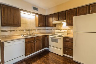 703 E Poplar St West Frankfort IL Apartments