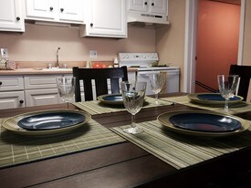 Kensington Cottages Apartments