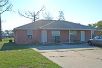 3347 Green Briar Cir Apartments