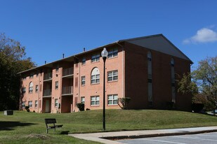 Seminary Roundtop Apartments