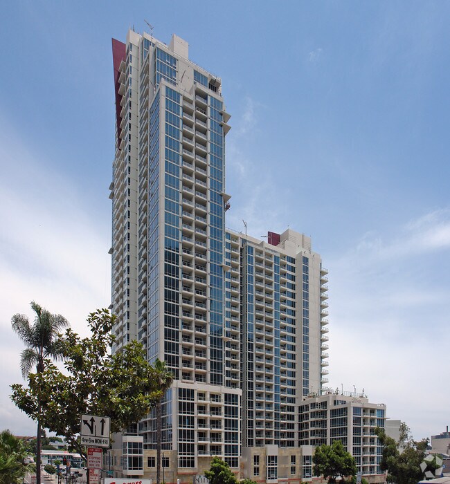 Vantage Pointe Apartments