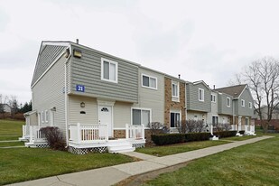 Novi Ridge Apartments & Townhomes