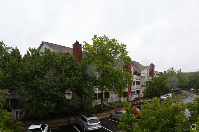 Waterford Downs Apartments