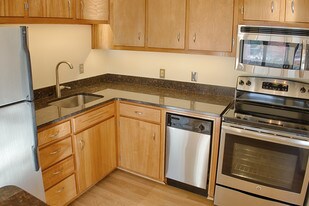 619 Eastlawn Dr Midland MI Apartments