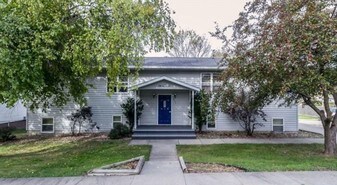829 E 9th St S Newton IA Apartments