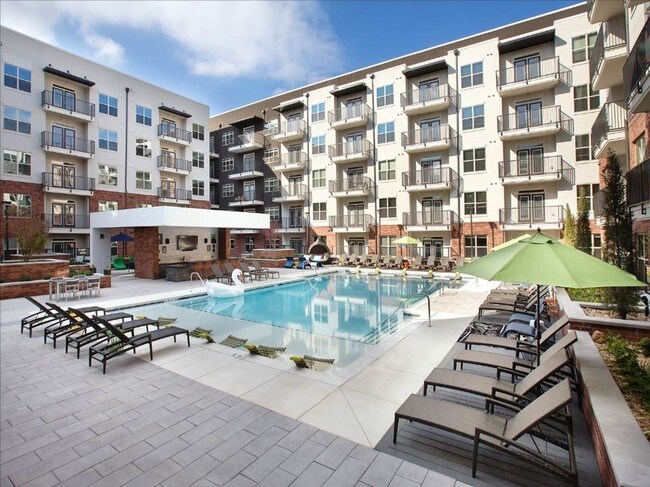 Broadstone Court Apartments