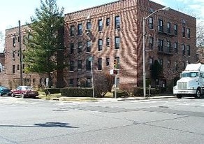 350 Merrick Rd Rockville Centre NY Apartments