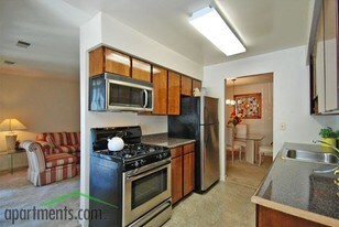 Vista At White Oak Apartments