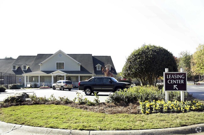 Edgewater at Sandy Springs Apartments