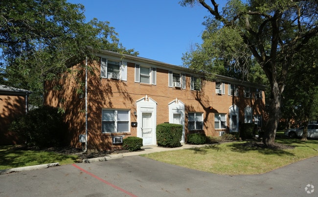 Meadowbrook Manor Apartments