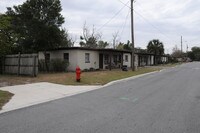 1086 Hibiscus Ct Apartments