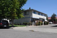 5440 Dellwood Way Apartments
