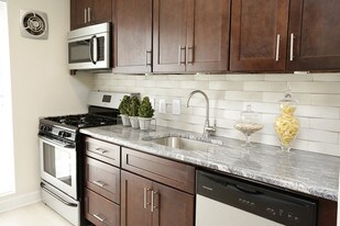 Crystal Woods of Alexandria Apartments